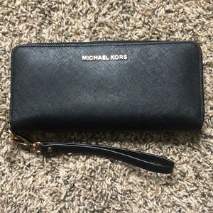 Michael Kors Wristlet *READ DESCRIPTION*